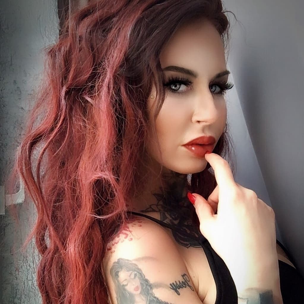 Additional image SquirtingQueenPam