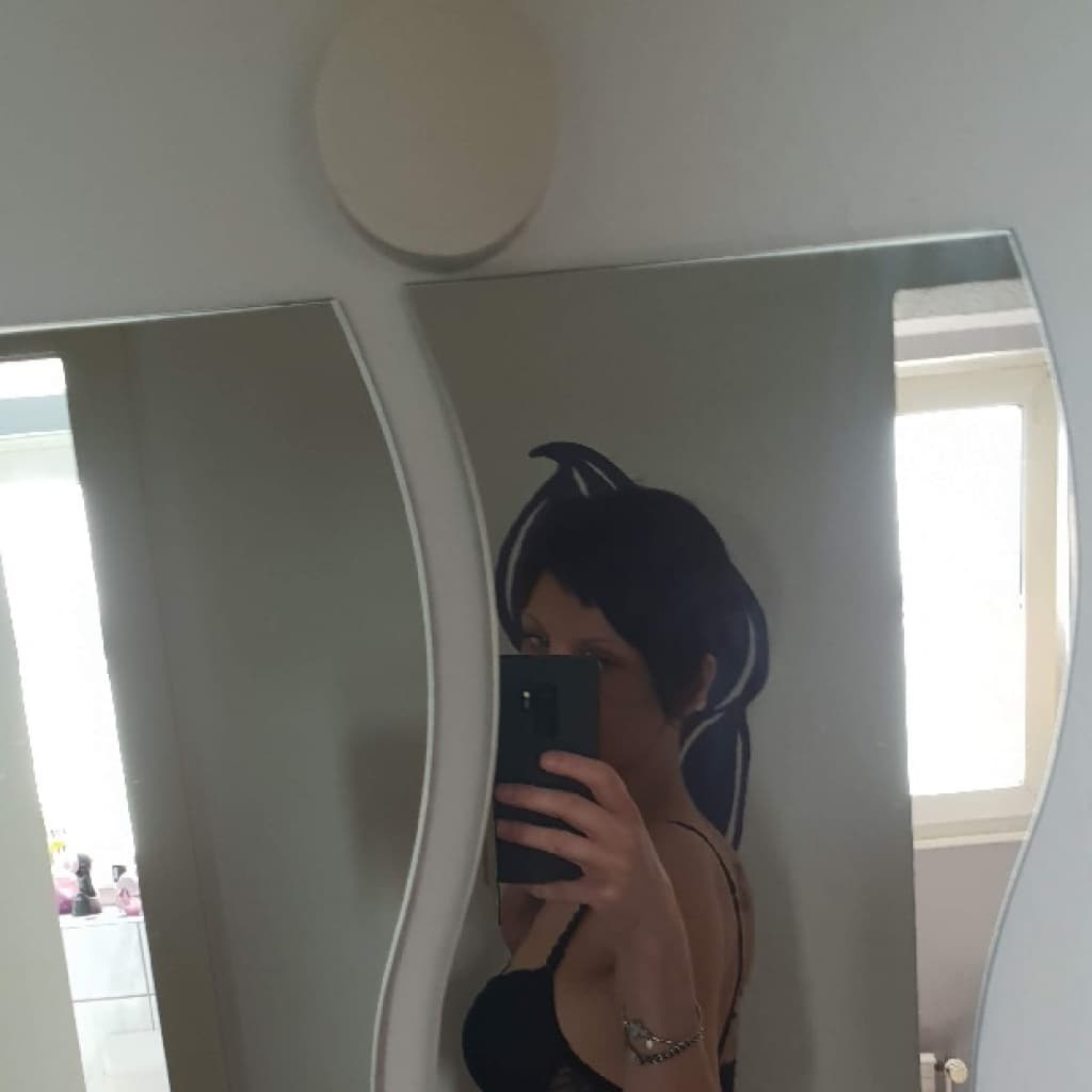 Additional image Yvonne