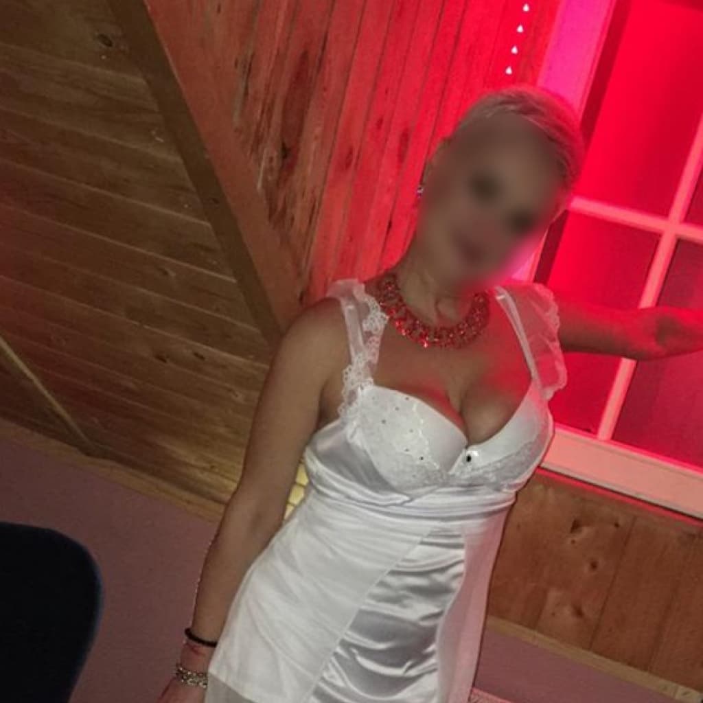Additional image Elina